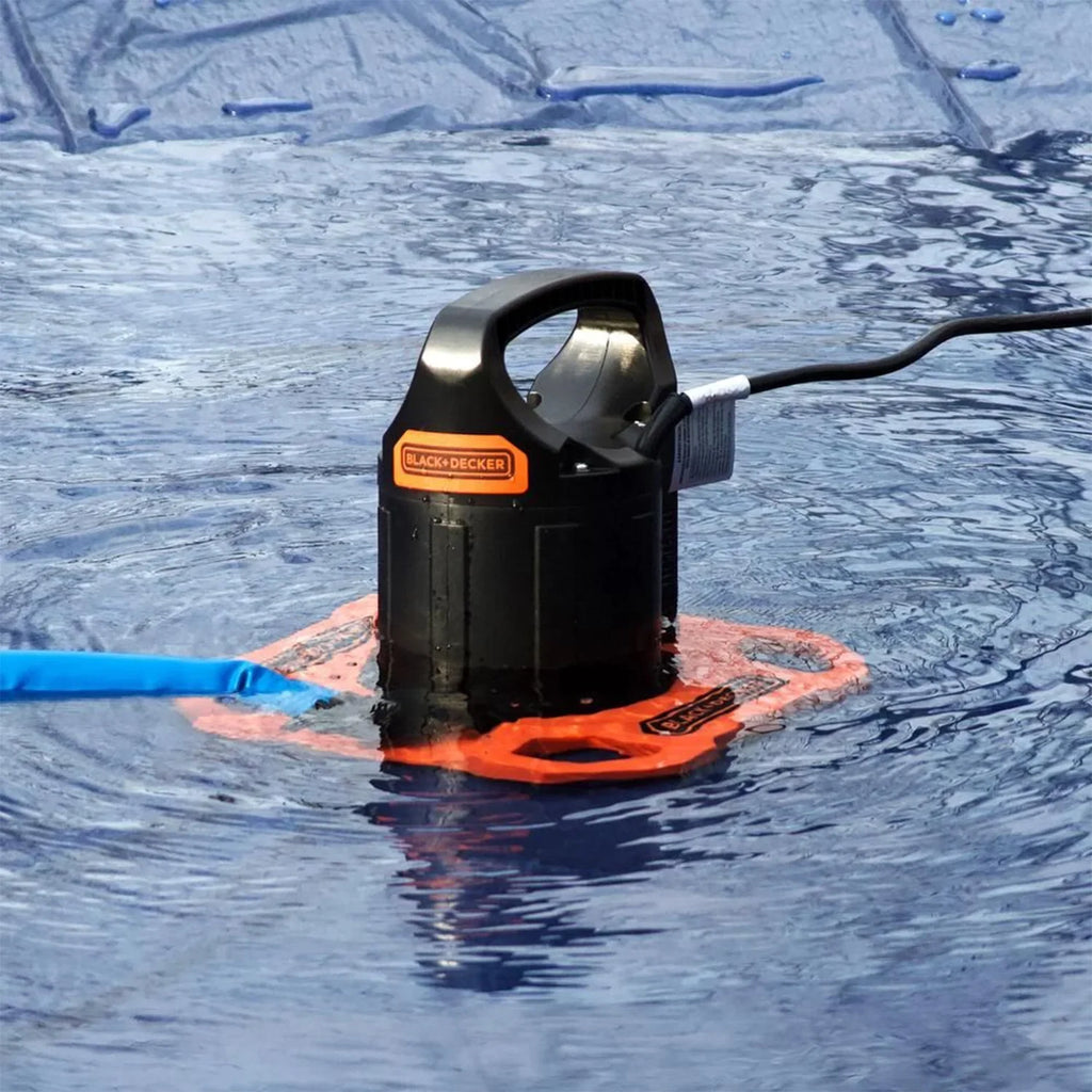 Black+Decker 1500 GPH Submersible Automatic Pool wrap Pump with Discharge Hose