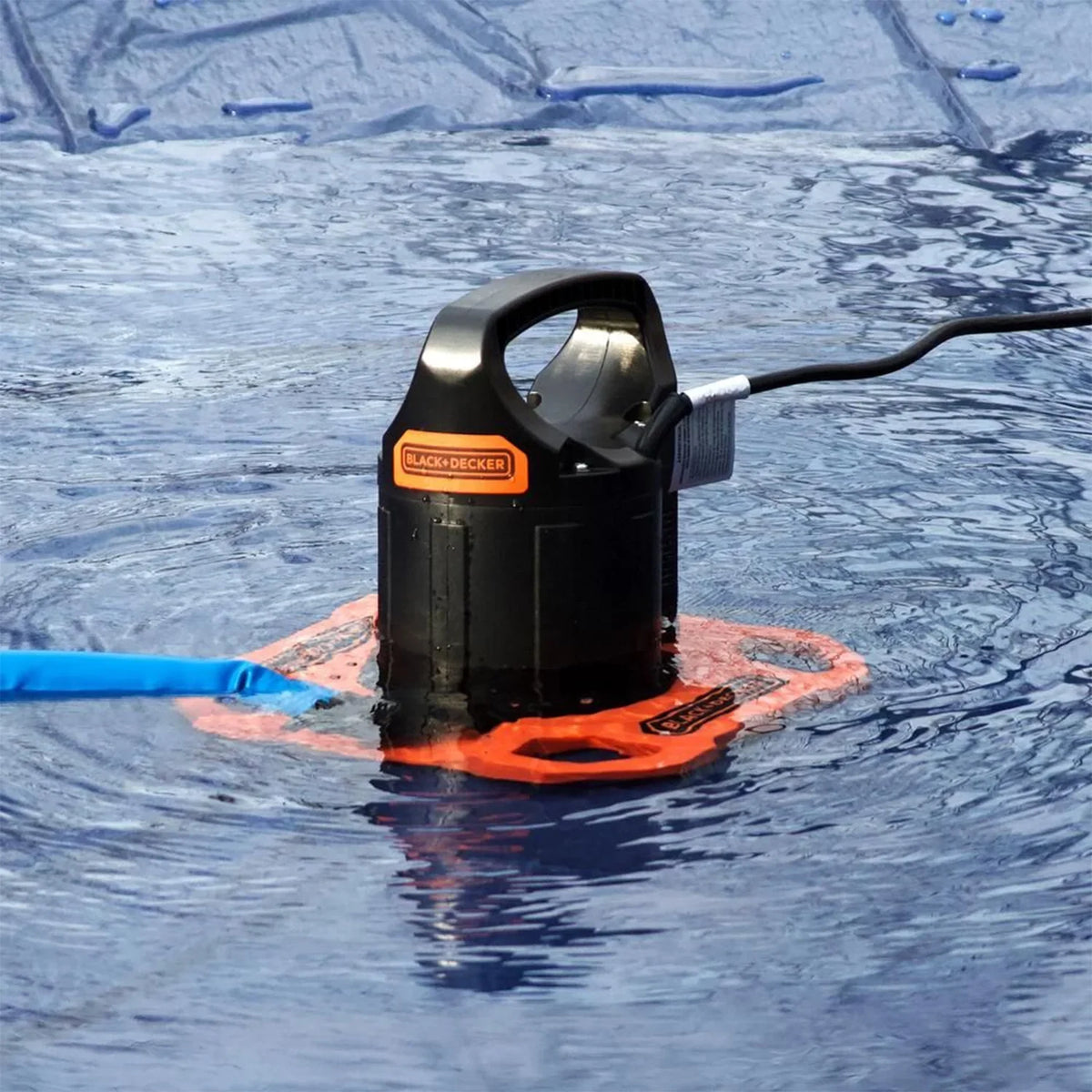 Black+Decker 1500 GPH Submersible Automatic Pool wrap Pump with Discharge Hose